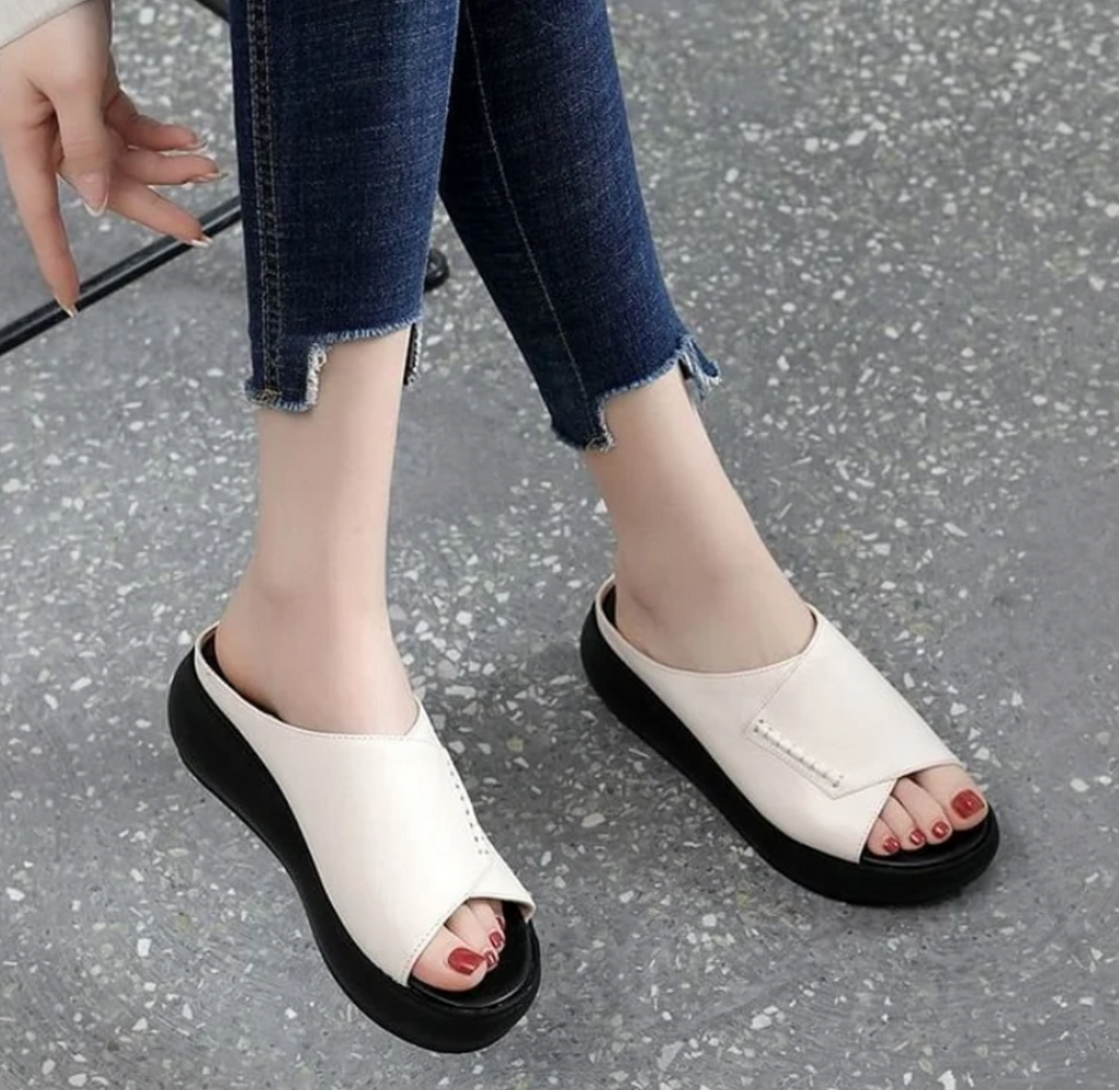 Eaksone - Women's New Thick-Bottomed Fish Mouth Slippers