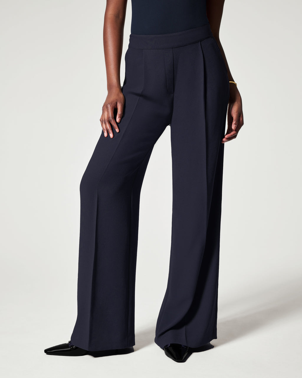 Eaksone - Crepe Pleated Pants