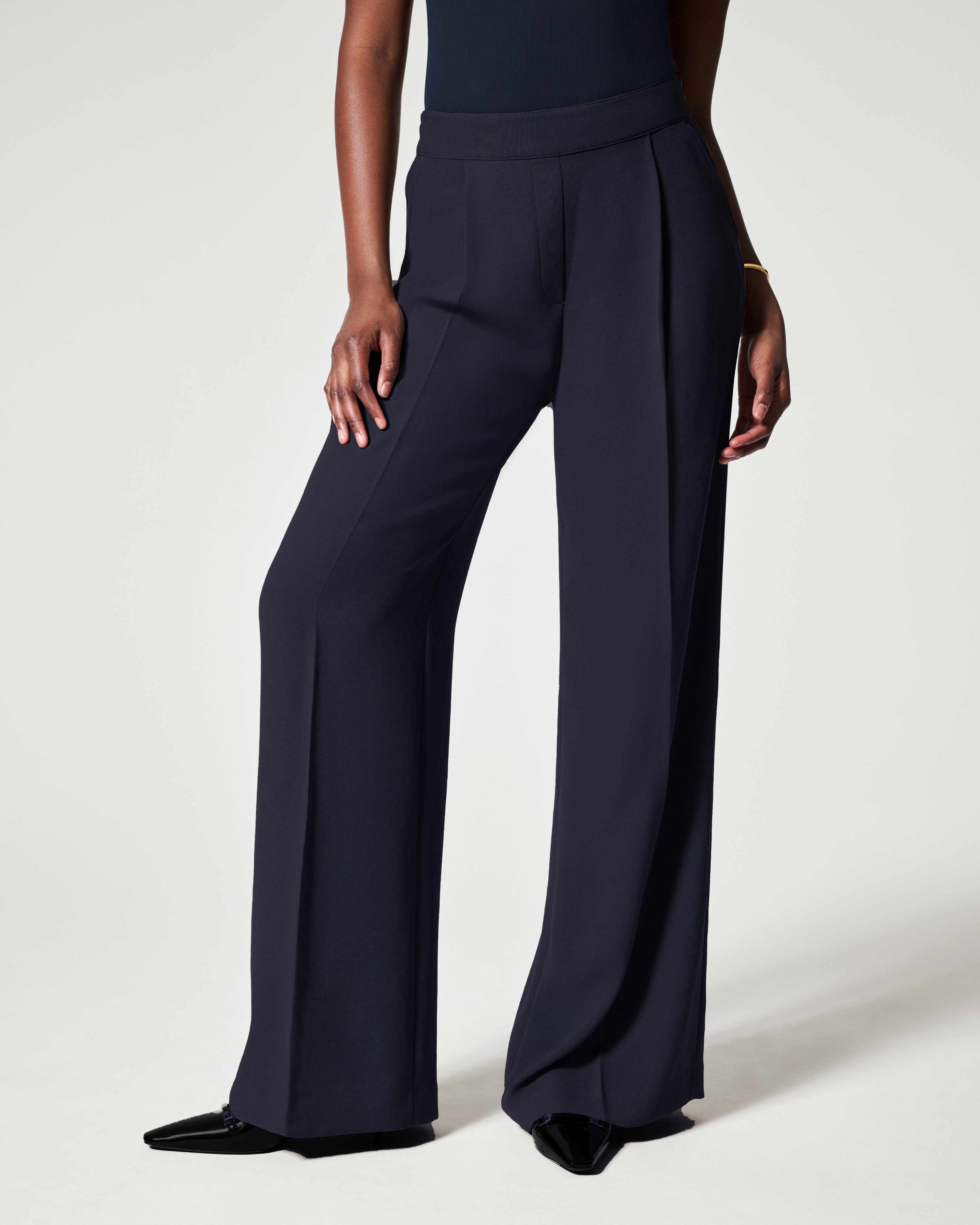 Eaksone - Crepe Pleated Pants