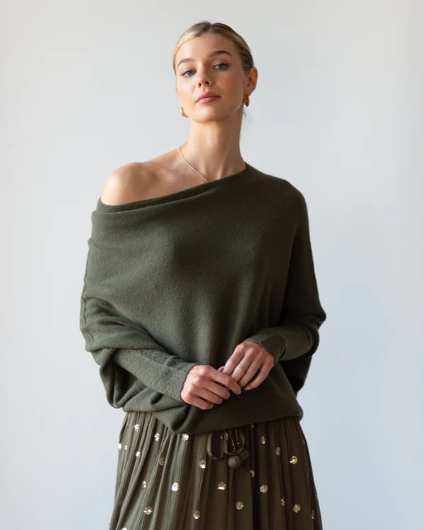 Eaksone - knitted pullover for women