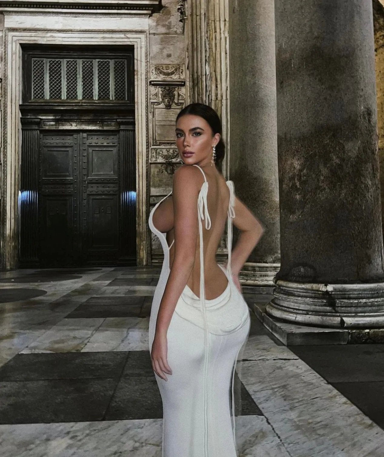 Eaksone - Serenity Backless Maxi Dress
