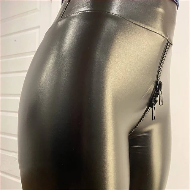 Eaksone - Matte Leather Trousers