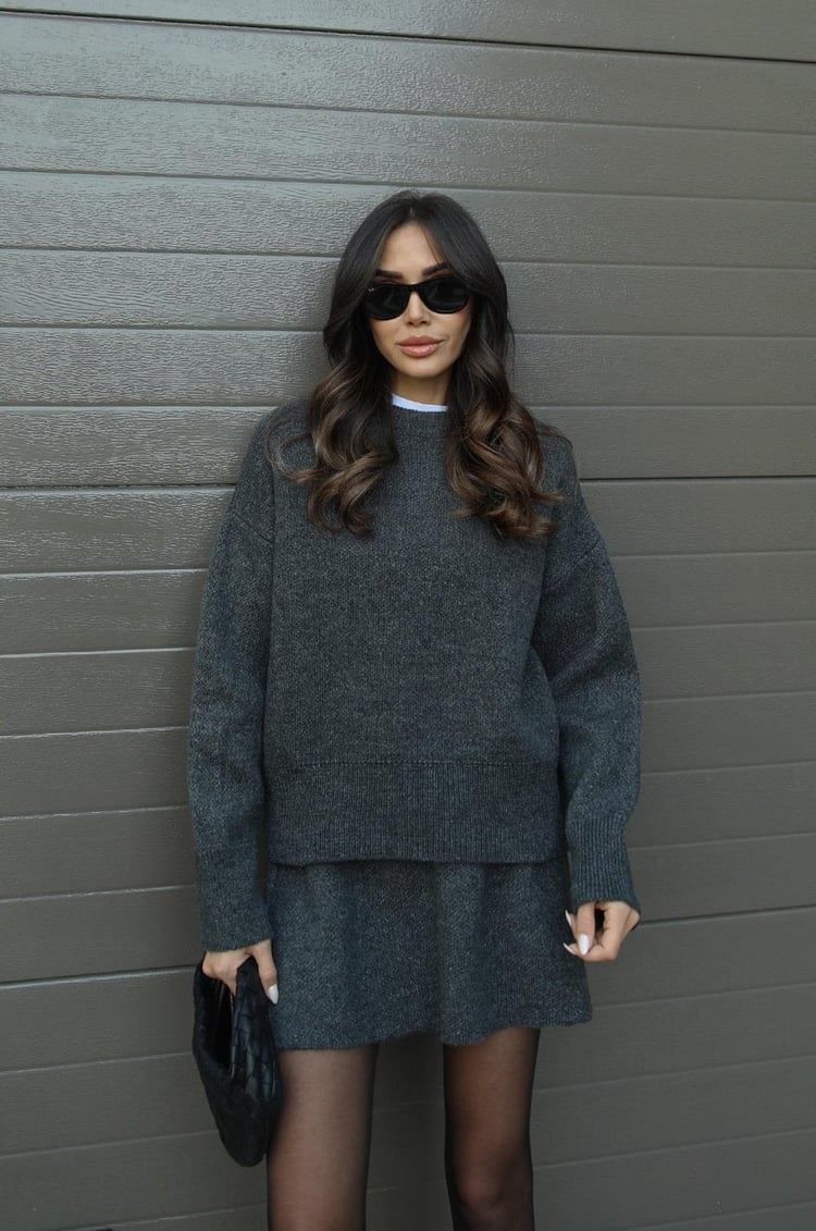 Eaksone - Knitted skirt suit