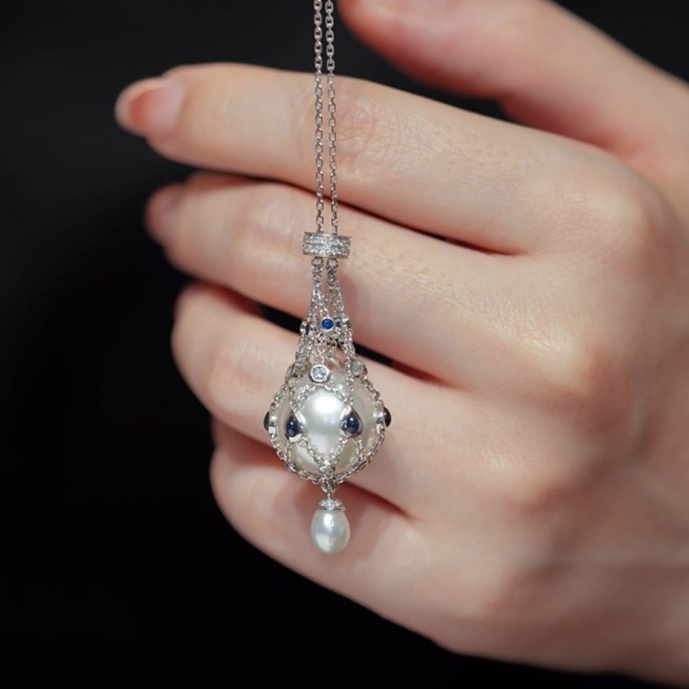 Eaksone - New Pearl and Gemstone Pendants