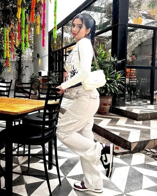 Eaksone - Adjustable Straight Fit Cargo Pants
