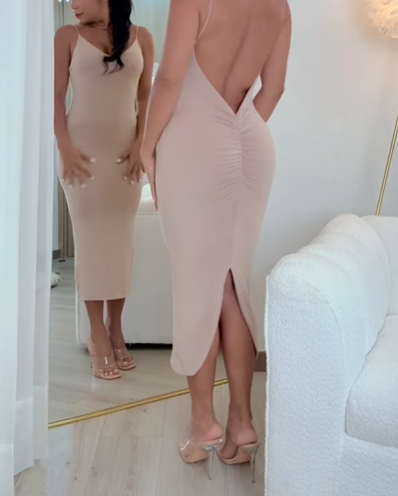 Eaksone - Fitted Dress with Open Back